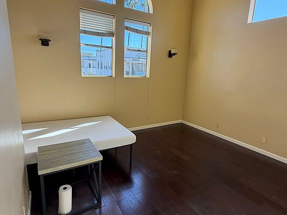 3rd image of 311 N Colorado Pl