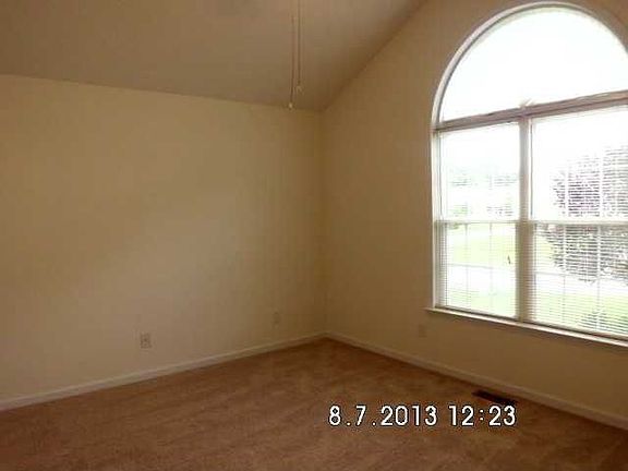 3rd image of 316 Stonehedge Dr