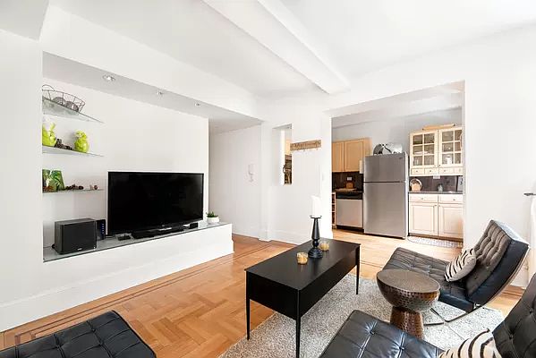 1st image of 49 W 72nd St #17CD