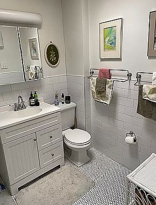 5th image of 144 Smith St #2