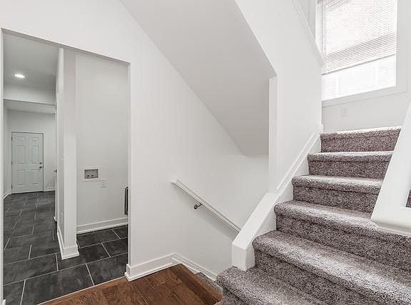 5th image of 1149 E Rich St #1149