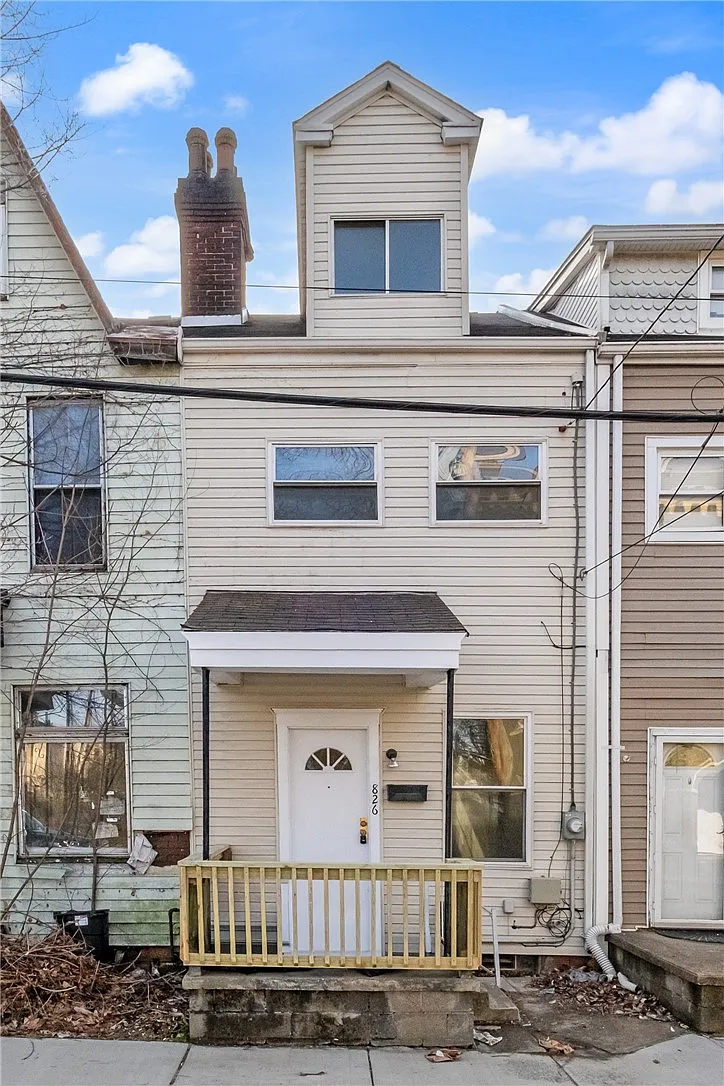 826 Walnut St photo 1