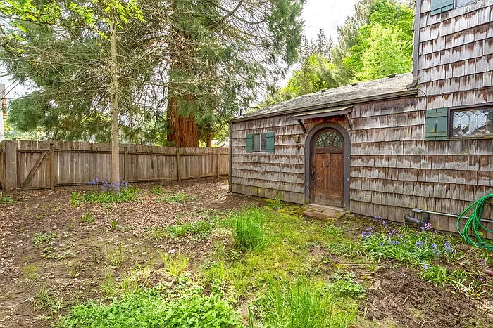 922 1st Ave SW — Photo 37