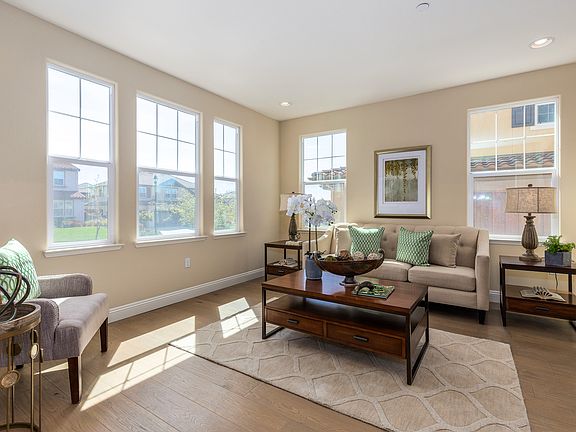 5th image of 5758 Avellina Dr
