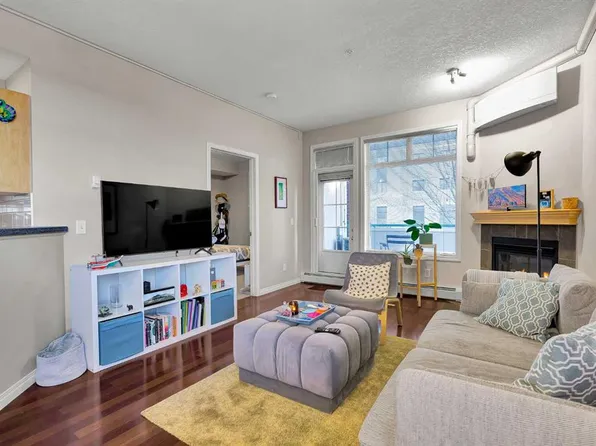 5720 W 2nd St SW #207, Calgary, AB T2H 3B3