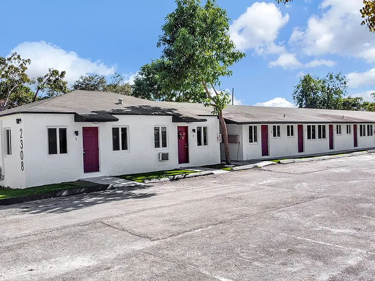 2308 Jackson St — Photo 10