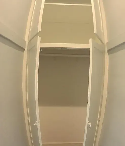 Walk In Closet - South Side