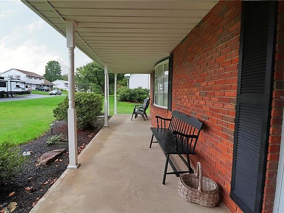 5th image of 180 Blenheim Dr