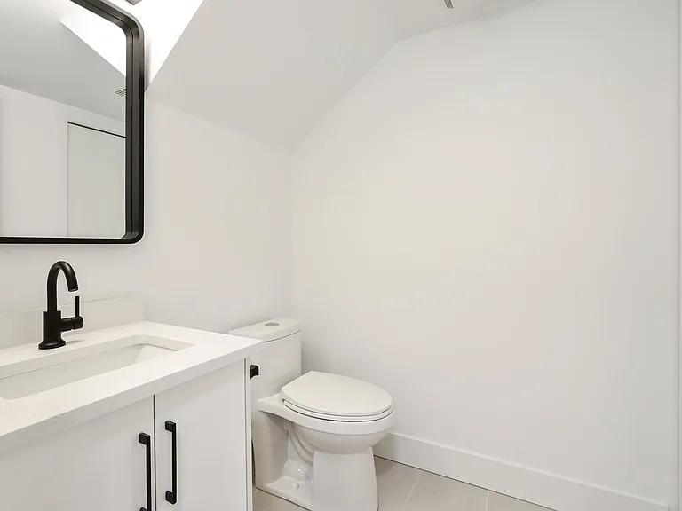 929 Homer St — Photo 14