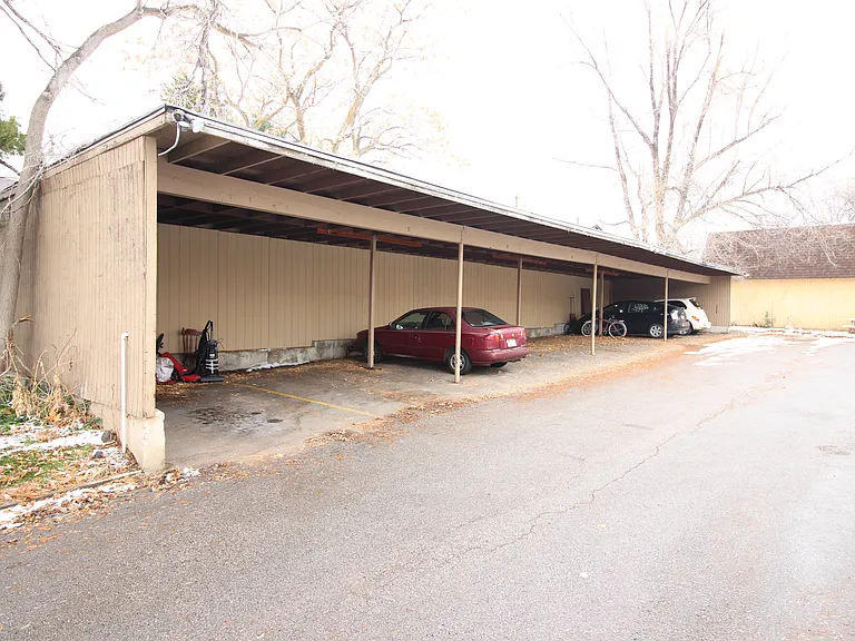 Apartments at 175 Main Street in Farmington — Photo 6