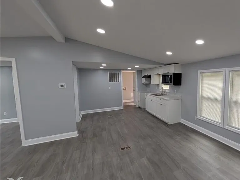 344 Wilshire Dr — Photo 22