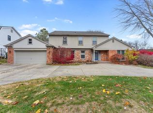 34006 Glouster Cir, Farmington Hills, MI 48331