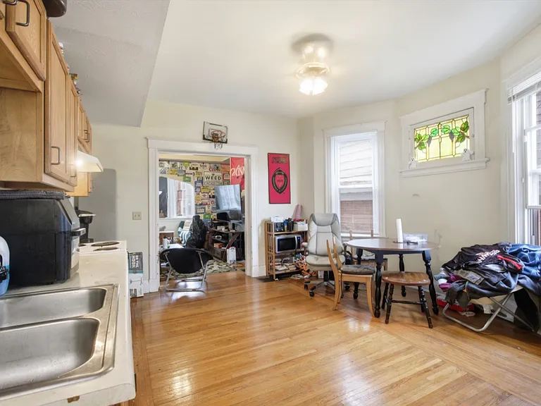 132 Parker St #1 — Photo 6