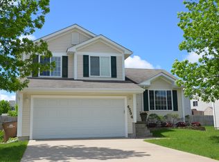 4594 Meadow Valley Dr, West Des Moines, IA 50265