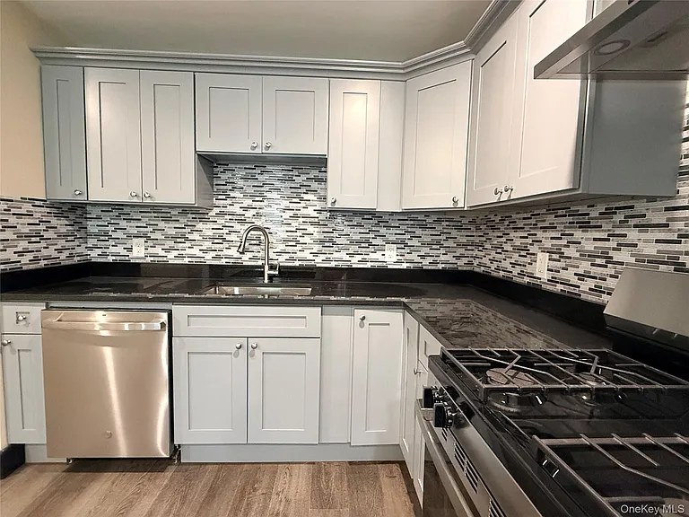 268 Carpenter Ave #1 — Photo 10