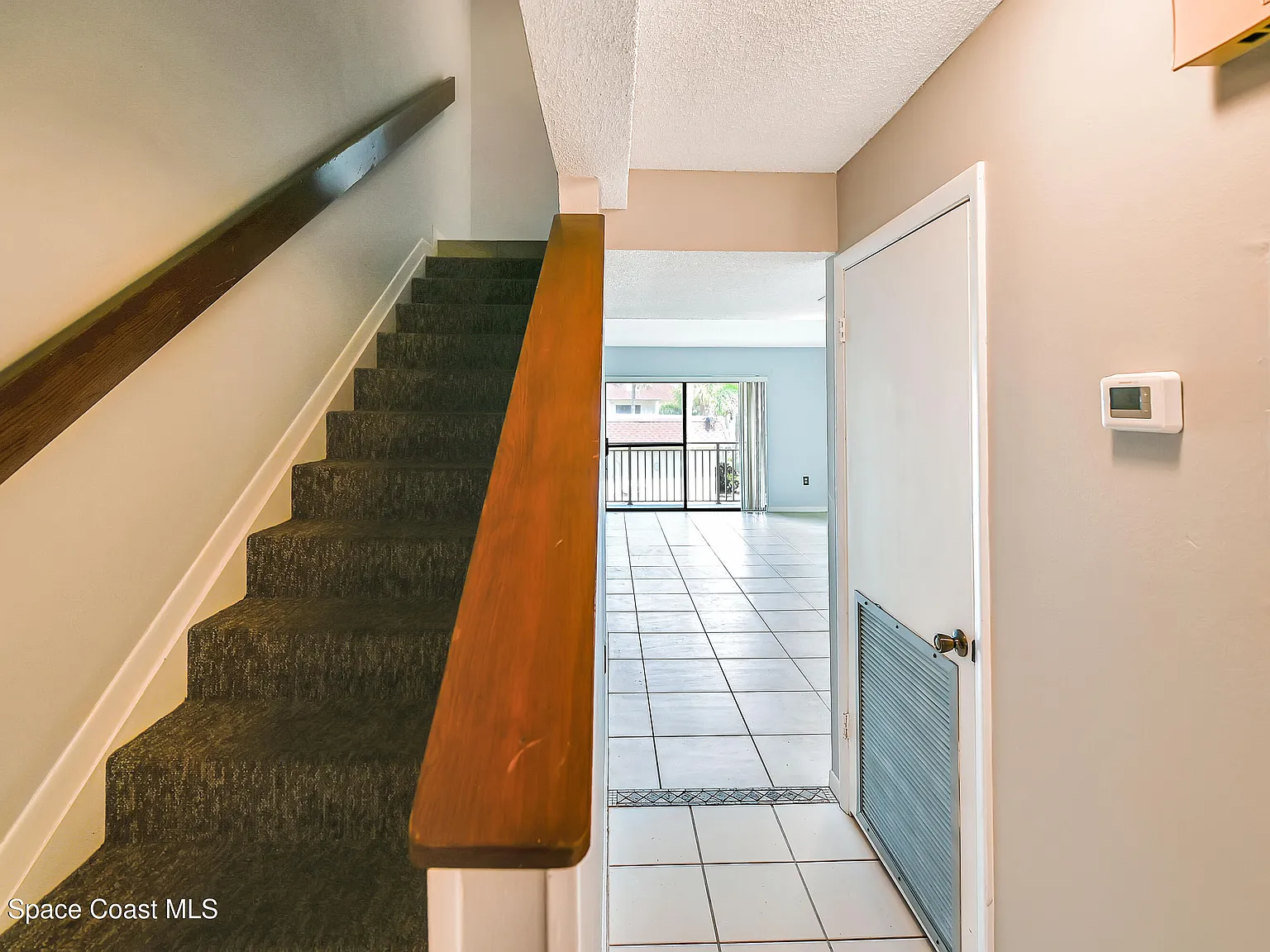 190 Paradise Blvd — Photo 2