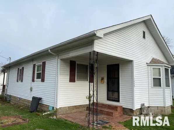 1409 N Burgess Ave, Johnston City, IL 62951