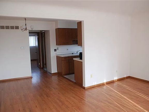 4th image of 20815 Nill St #15