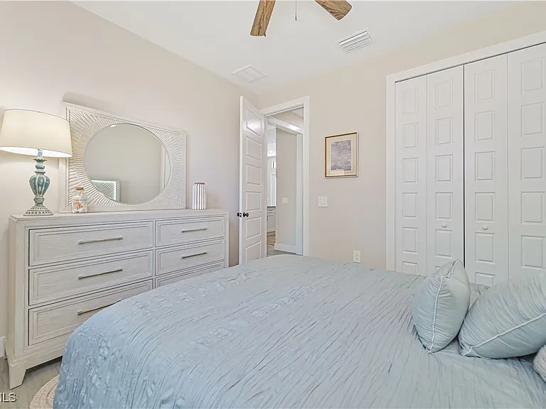 1137 SW 29th Ter — Photo 31