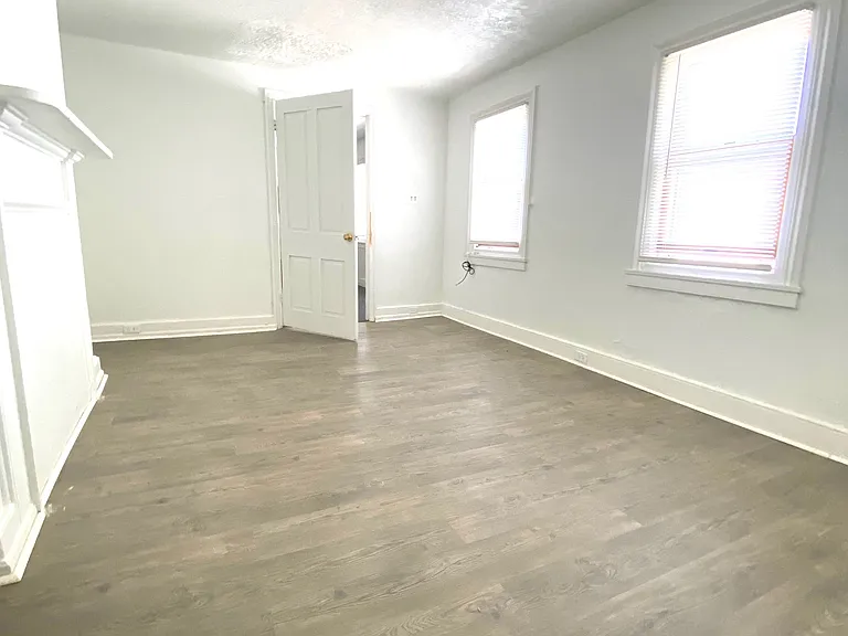 222 S 4th St — Photo 11