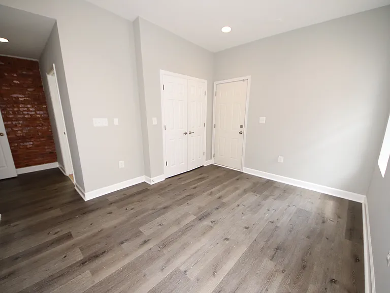 2443 Callow Ave #3 — Photo 22