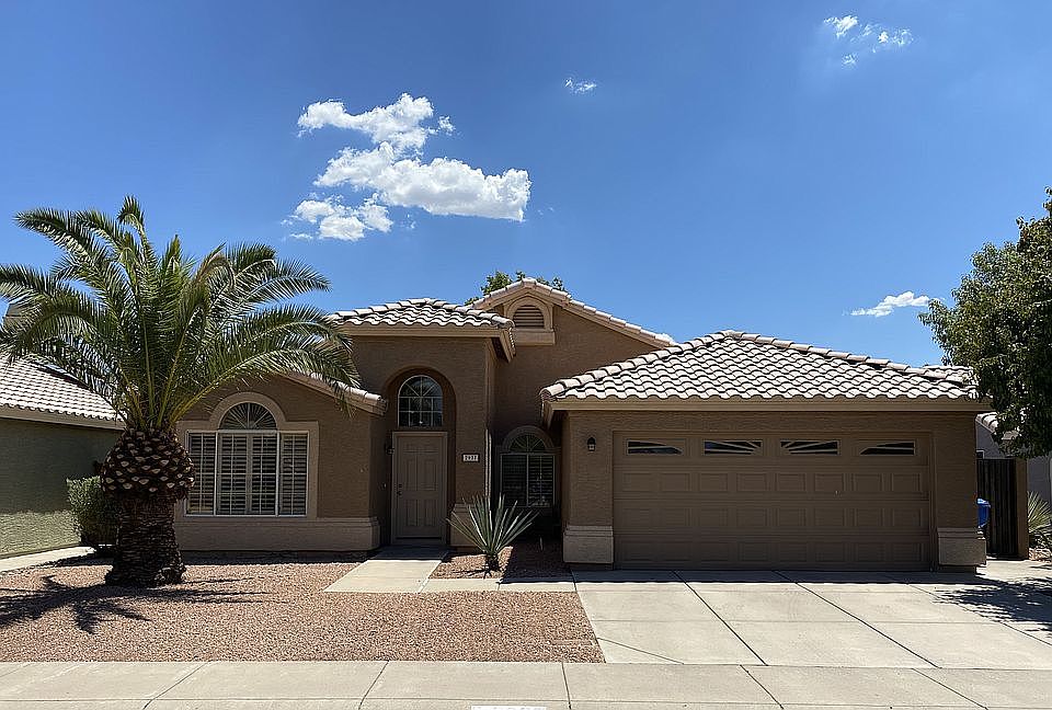 1st image of 2937 E Hononegh Dr
