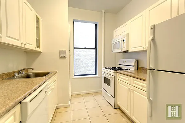 Rented by Halstead Real Estate | media 20