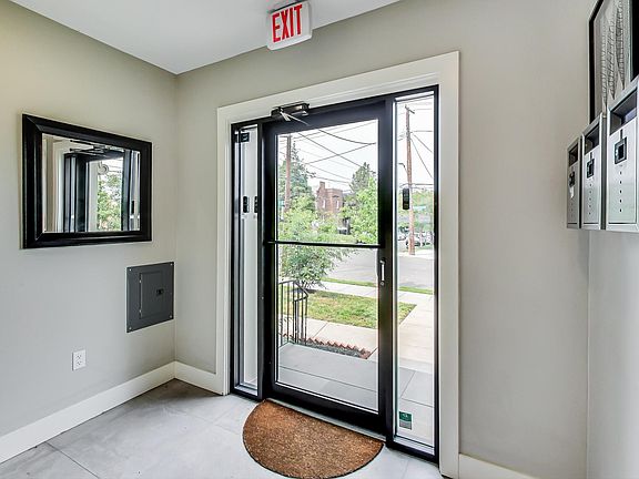 2nd image of 901 Quincy St NE APT 1
