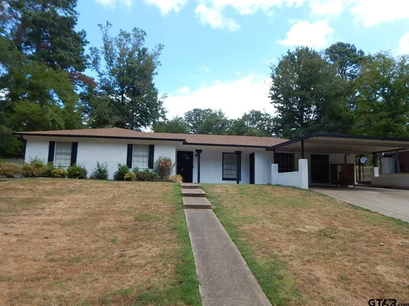 1517 Frost St, Gilmer, TX 75644