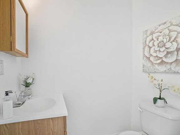 4th image of 419 Amsterdam Ave