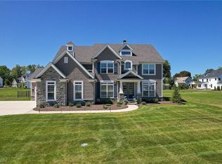 510 Southport Dr, Avon Lake, OH 44012