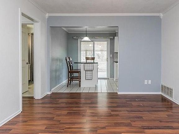 5th image of 235 S Bristow Ave