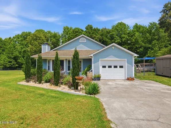 382 Riggs Road, Hubert, NC 28539