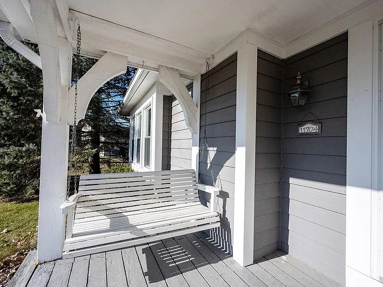11704 Cameron Dr — Photo 25