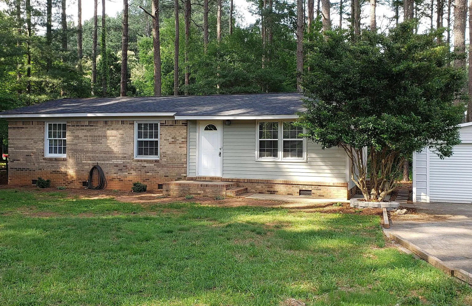 3 bed, 1100 sqft, $1,800 — Photo 1