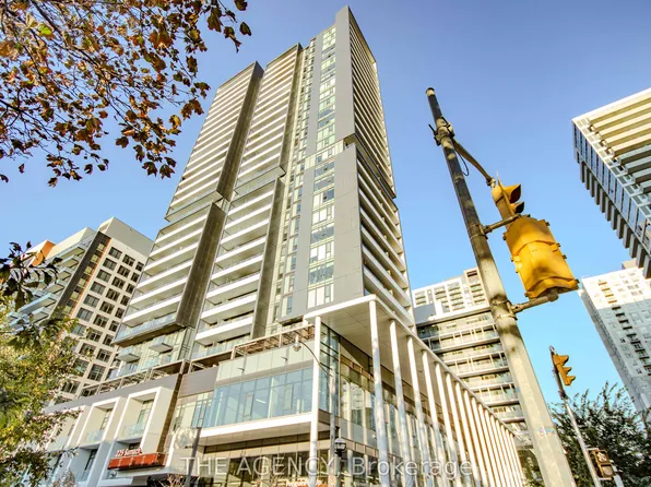 225 Sumach St #1702, Toronto, ON M5A 0P8