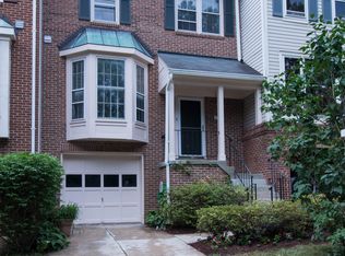7356 Hidden Knolls Ct, Springfield, VA 22153
