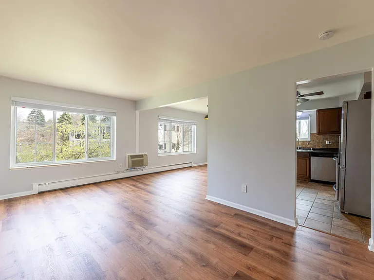 100 W Hickory Grove Rd #B3 — Photo 5
