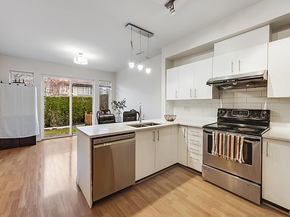 4th image of 8726 159th St #39