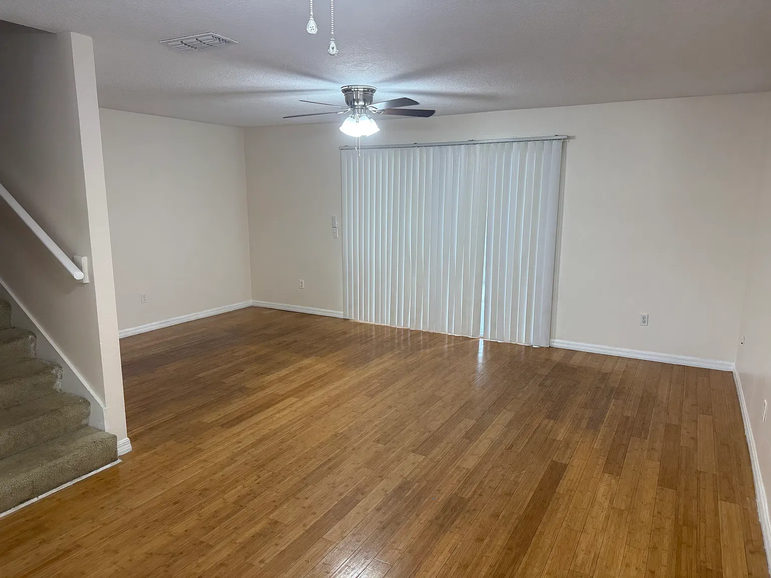2 bed, 2.5 bath, 1352 sqft, $1,750 — Photo 2