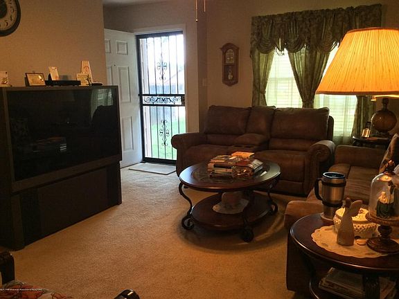 2nd image of 3280 Laurel Dr