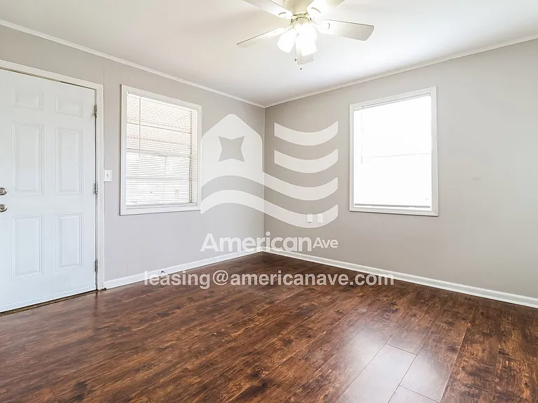 1651380_006_dining_room_14364296.jpg