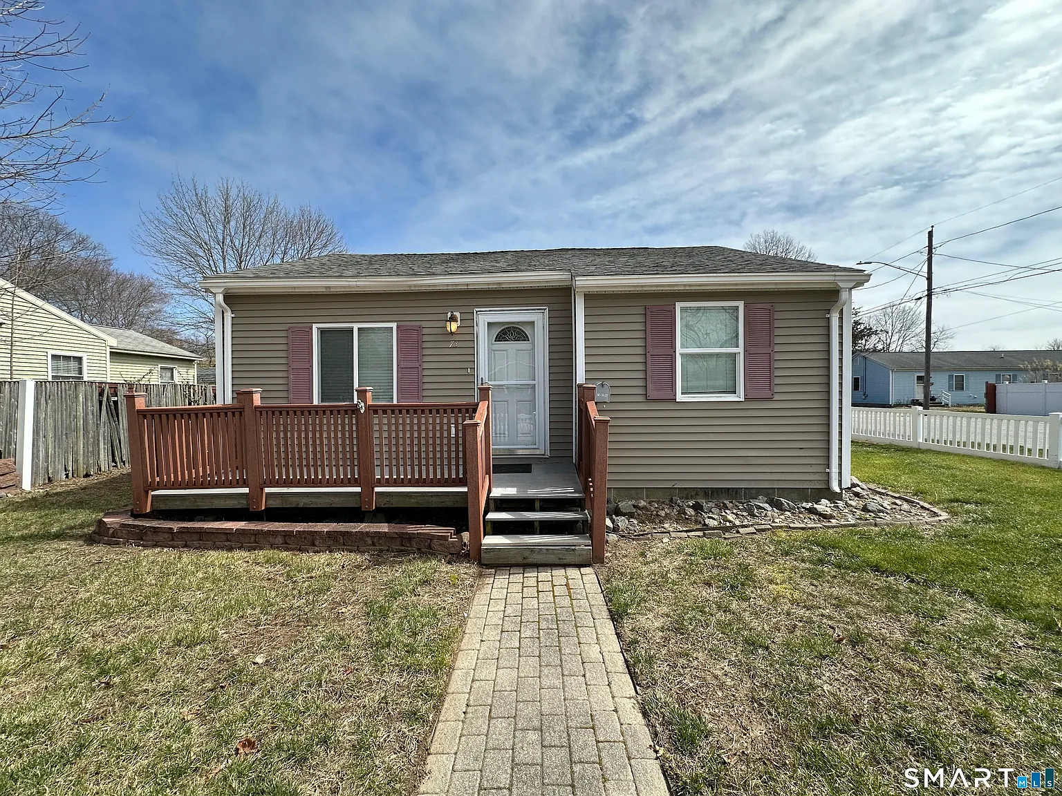 3 bed, 2.0 bath, 1010 sqft, $2,700 — Photo 1
