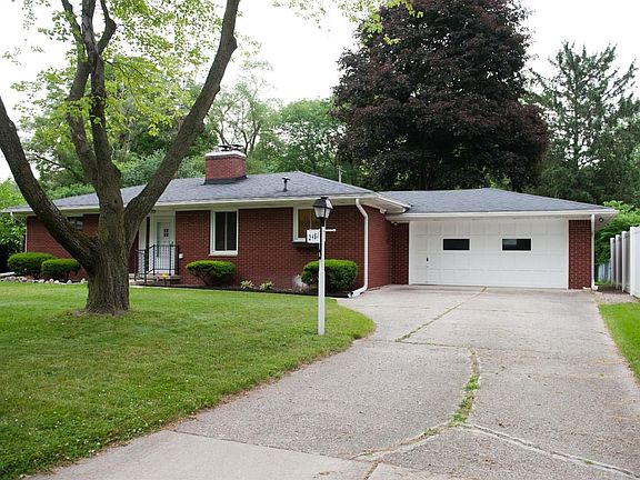 5th image of 2481 Grant Dr