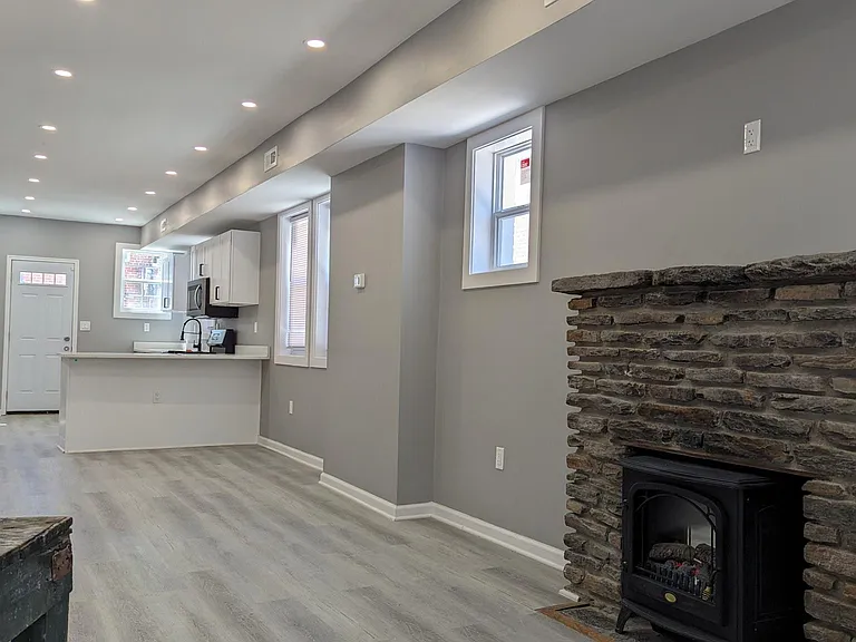 3327 Brighton St — Photo 9