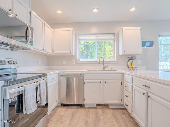 5th image of 118 W Goodlander Rd