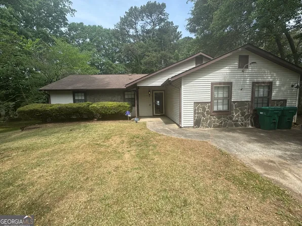 9323 Forest Knoll Dr, Jonesboro, GA 30238