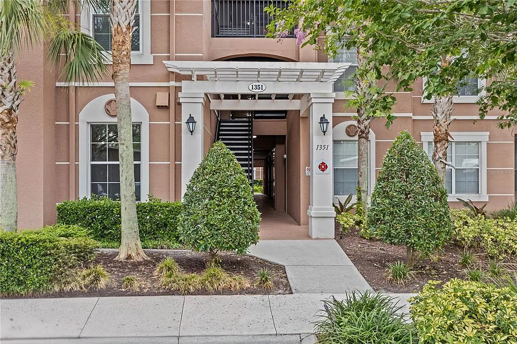 3 bed, 2.0 bath, 1248 sqft, $1,750 — Photo 2