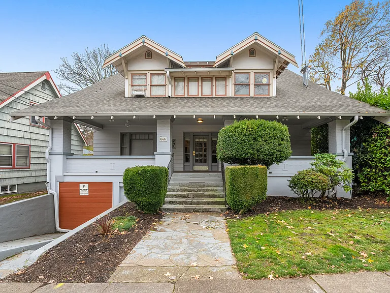 646 SE 60th Ave #B — Photo 1