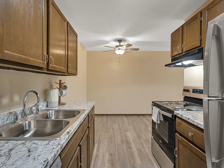 Eastgate Apartments — Photo 21